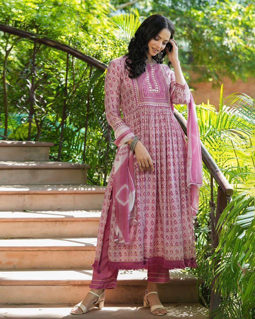 Nayra Cut Pink Cotton Kurti Pant Dupatta Set with Embroidery and Lace