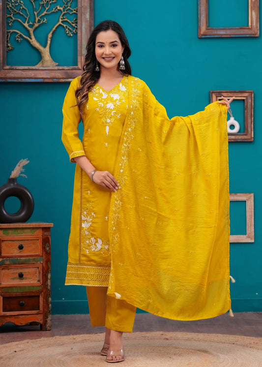 Roman Silk Kurti Pant Set with Chanderi Dupatta – Embroidered 3-Piece Suit