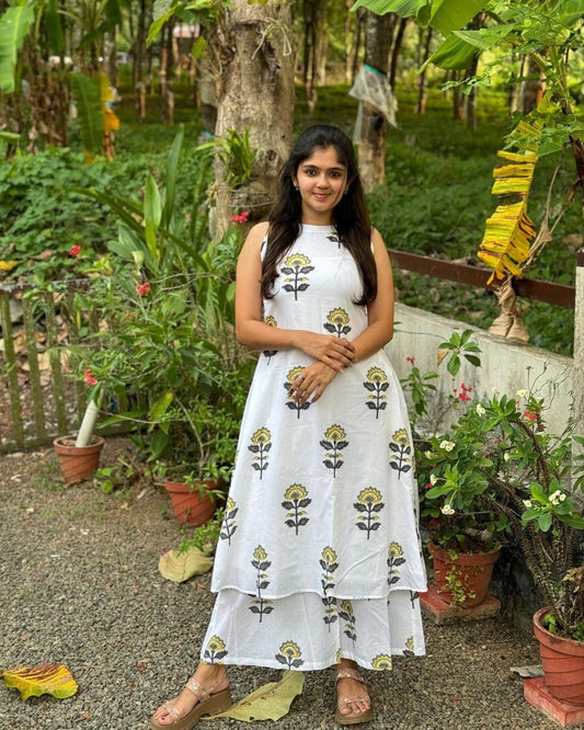 Taj Cotton Kurti Set with Pockets & Inner Sleeves