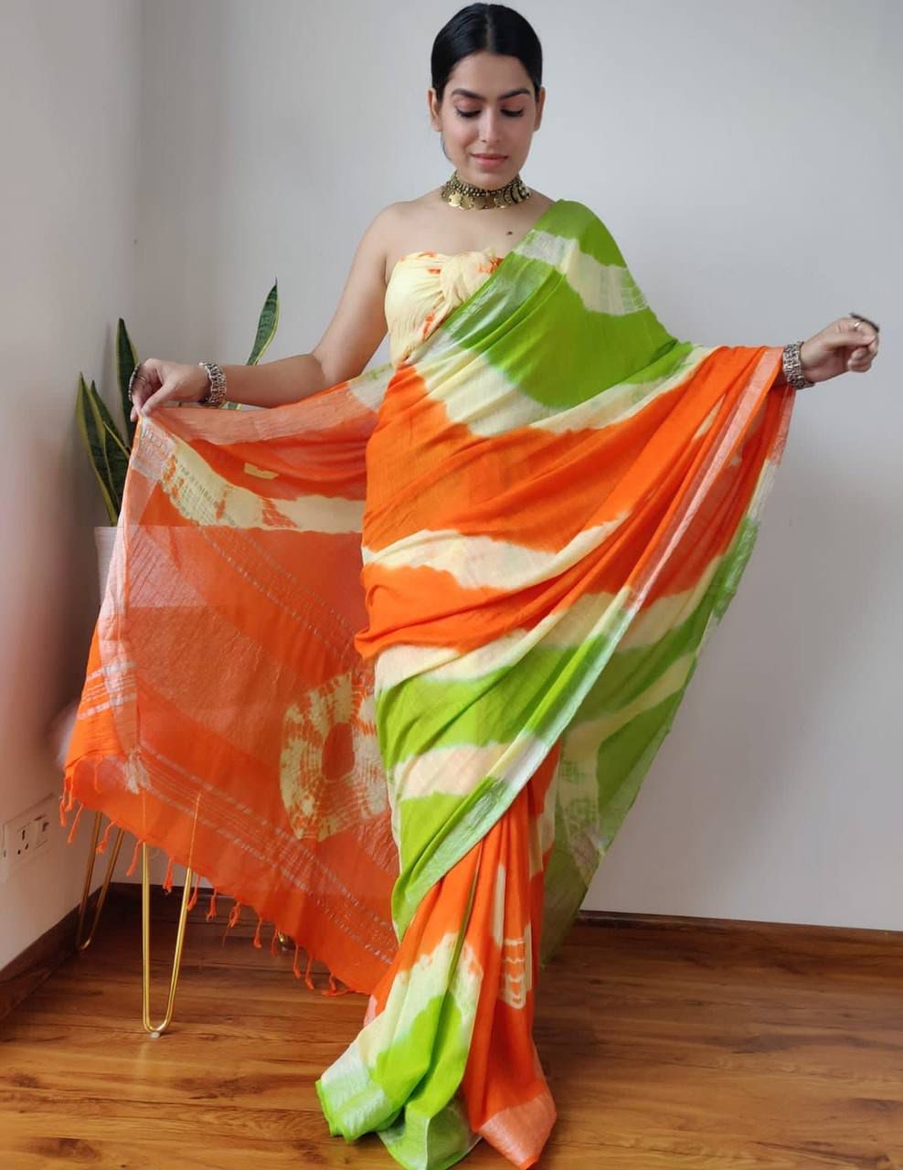 Linen Saree with Shibori Print and Tassels