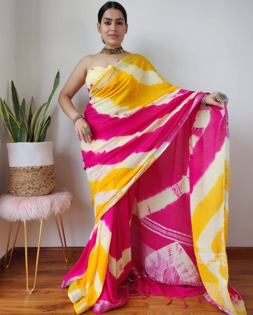 Linen Saree with Shibori Print and Tassels