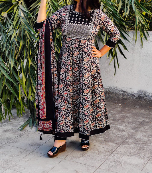 Elegant Black Rayon Anarkali Kurti with Pant and Malmal Dupatta