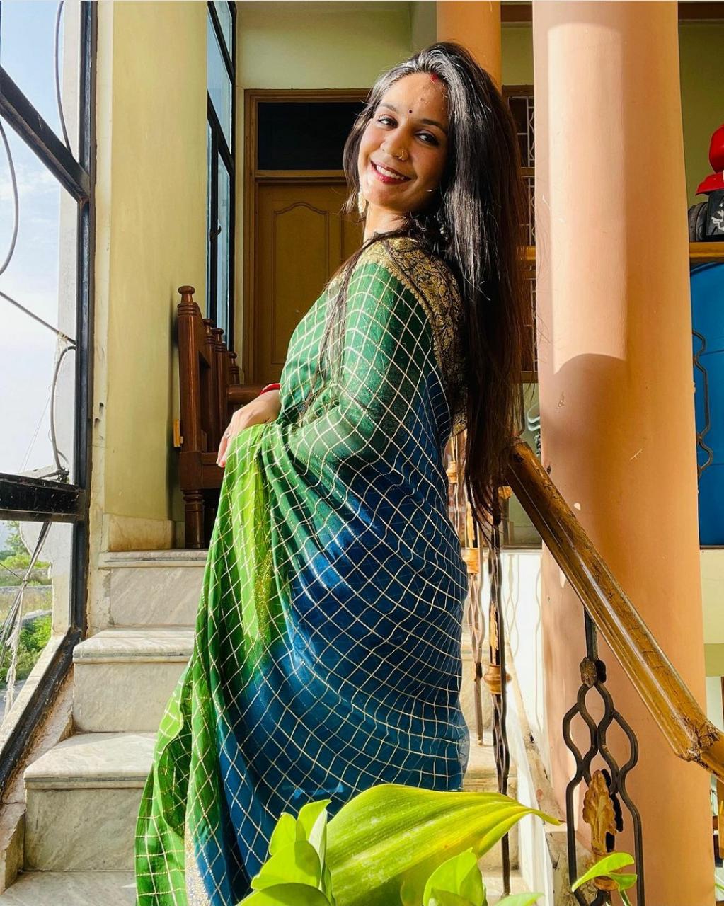 Georgette Zari Saree with Jaipuri Box Dye and Matching Blouse