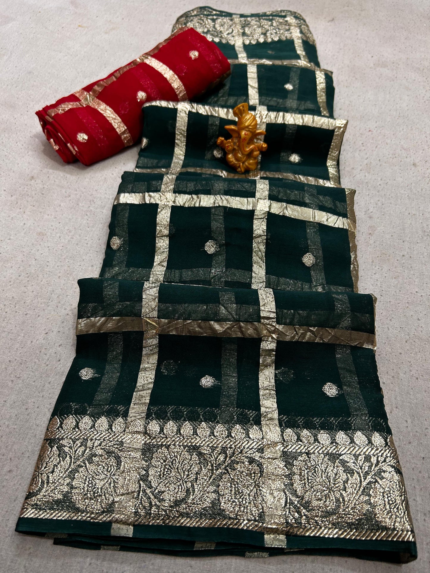 Georgette Chokda Zari Waiving Saree with Zari Border and Contrast Blouse