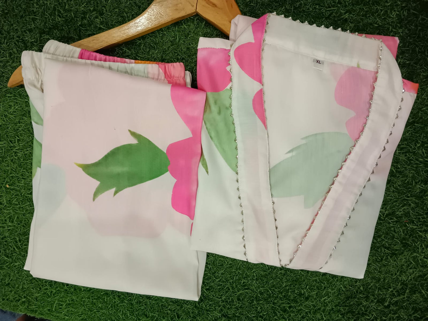 Floral Maslin Digital Print Kurta Pant Set with Lace Work