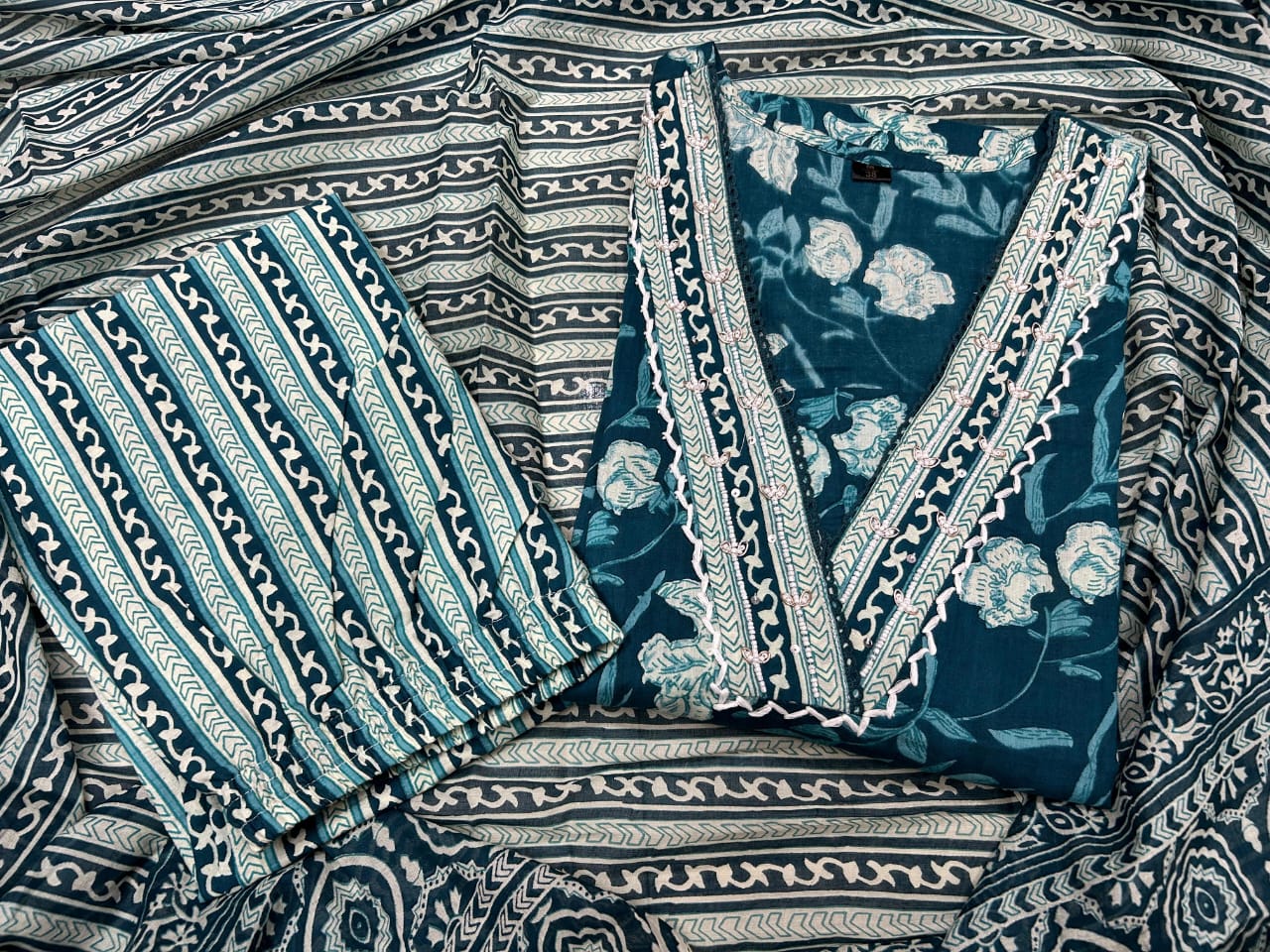 Cotton Kurta Set with Moti & Lace Embellishments