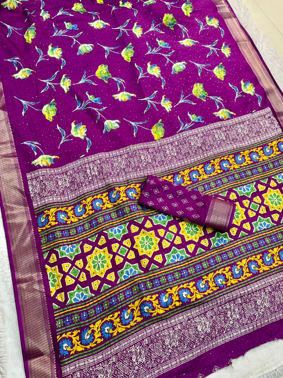 Dola Silk Saree with Jacquard Border and Running Blouse