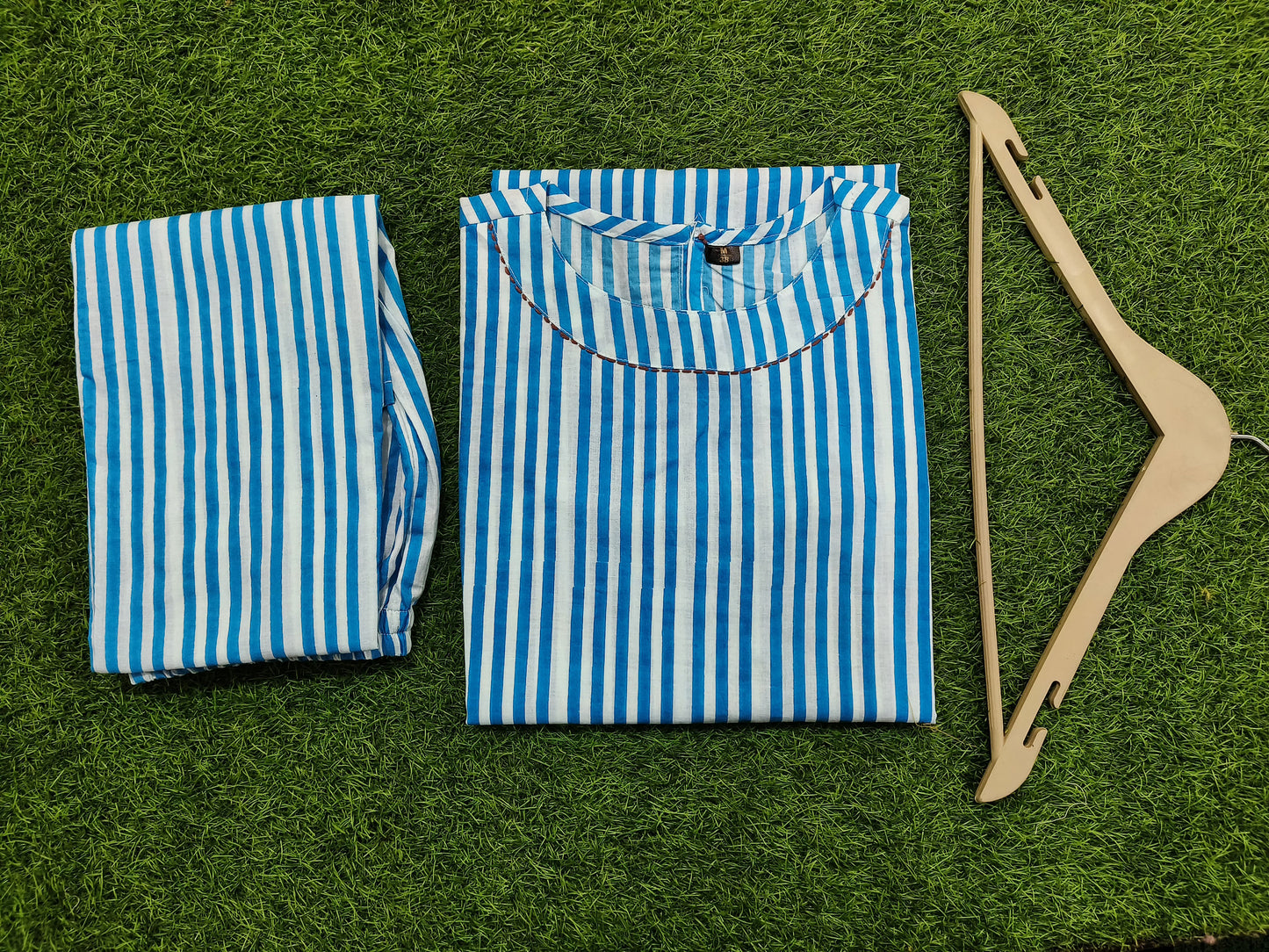 Cotton Sleeveless Kurta Pant Set with Tagai Work