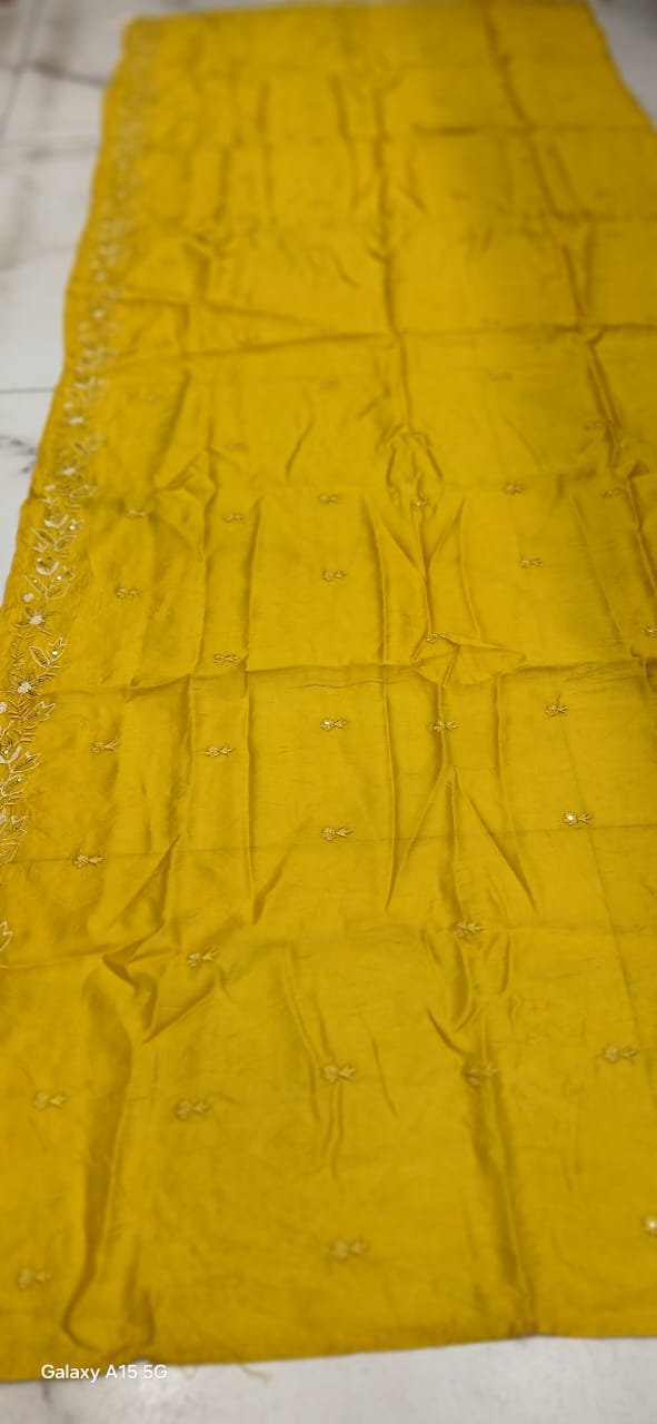 Roman Silk Kurti Pant Set with Chanderi Dupatta – Embroidered 3-Piece Suit