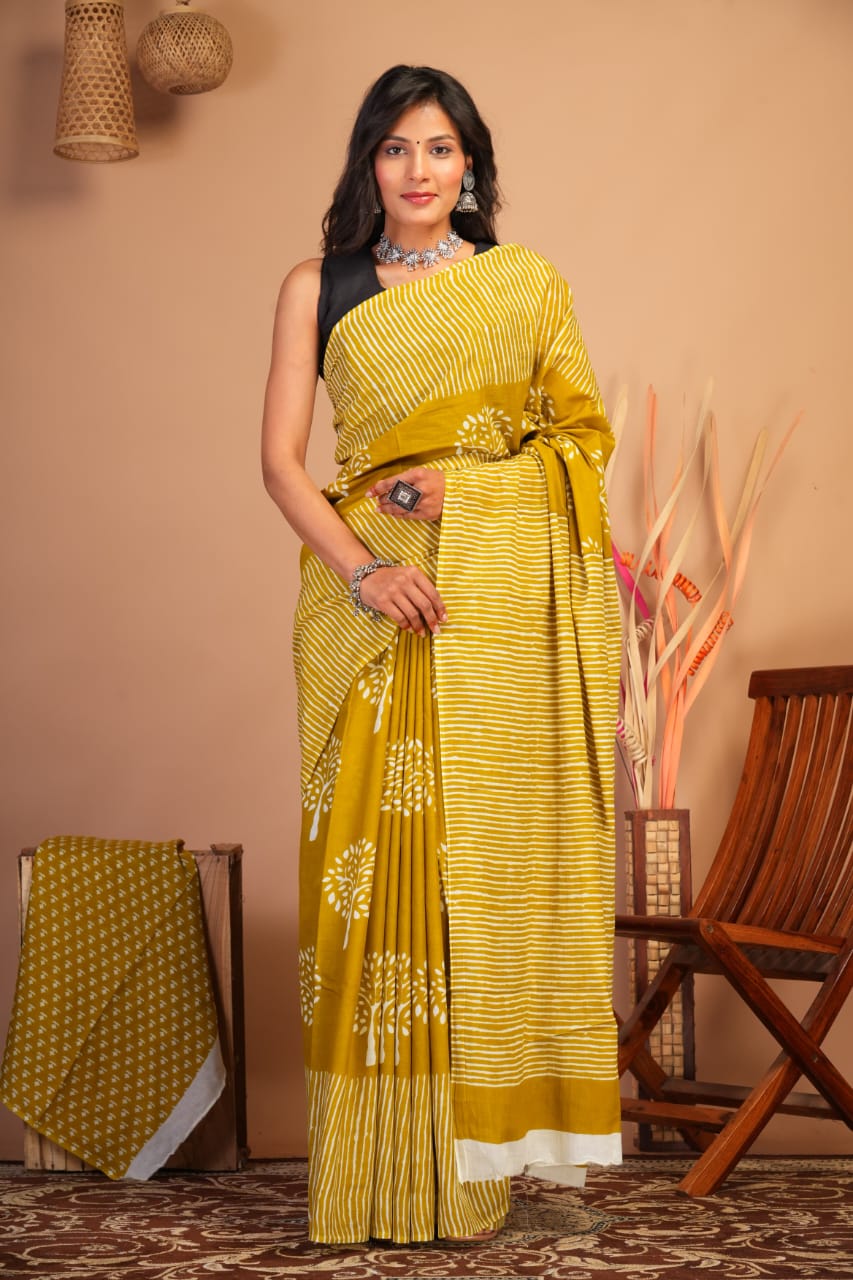 Block Printed Cotton Mulmul Saree with Blouse Piece (92/80 Count)