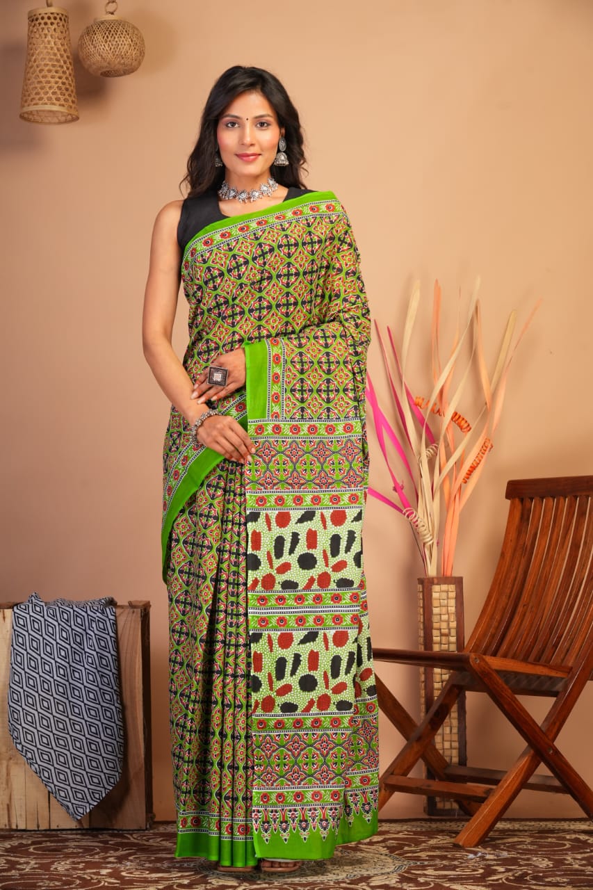 Block Printed Cotton Mulmul Saree with Blouse Piece (92/80 Count)