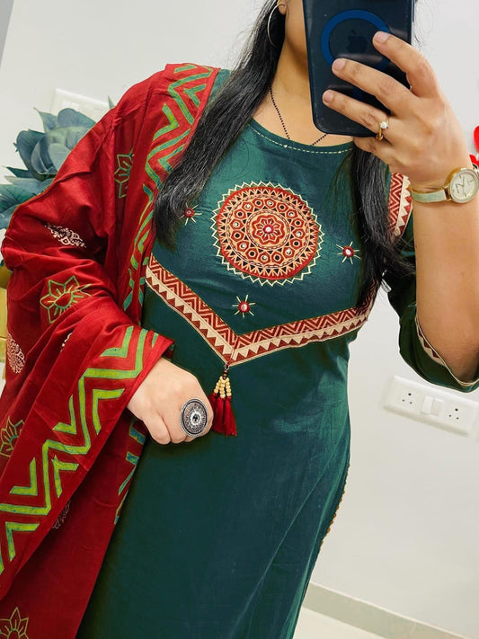 Cotton Kurti with Pant & Malmal Dupatta | Fully Stitched Set