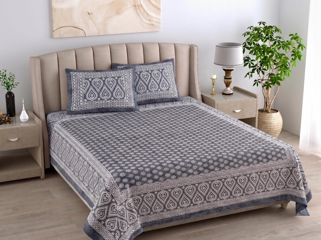 Daabu Print Cotton 300 TC Bedsheet with 2 Pillow Covers – 95×108 Inches