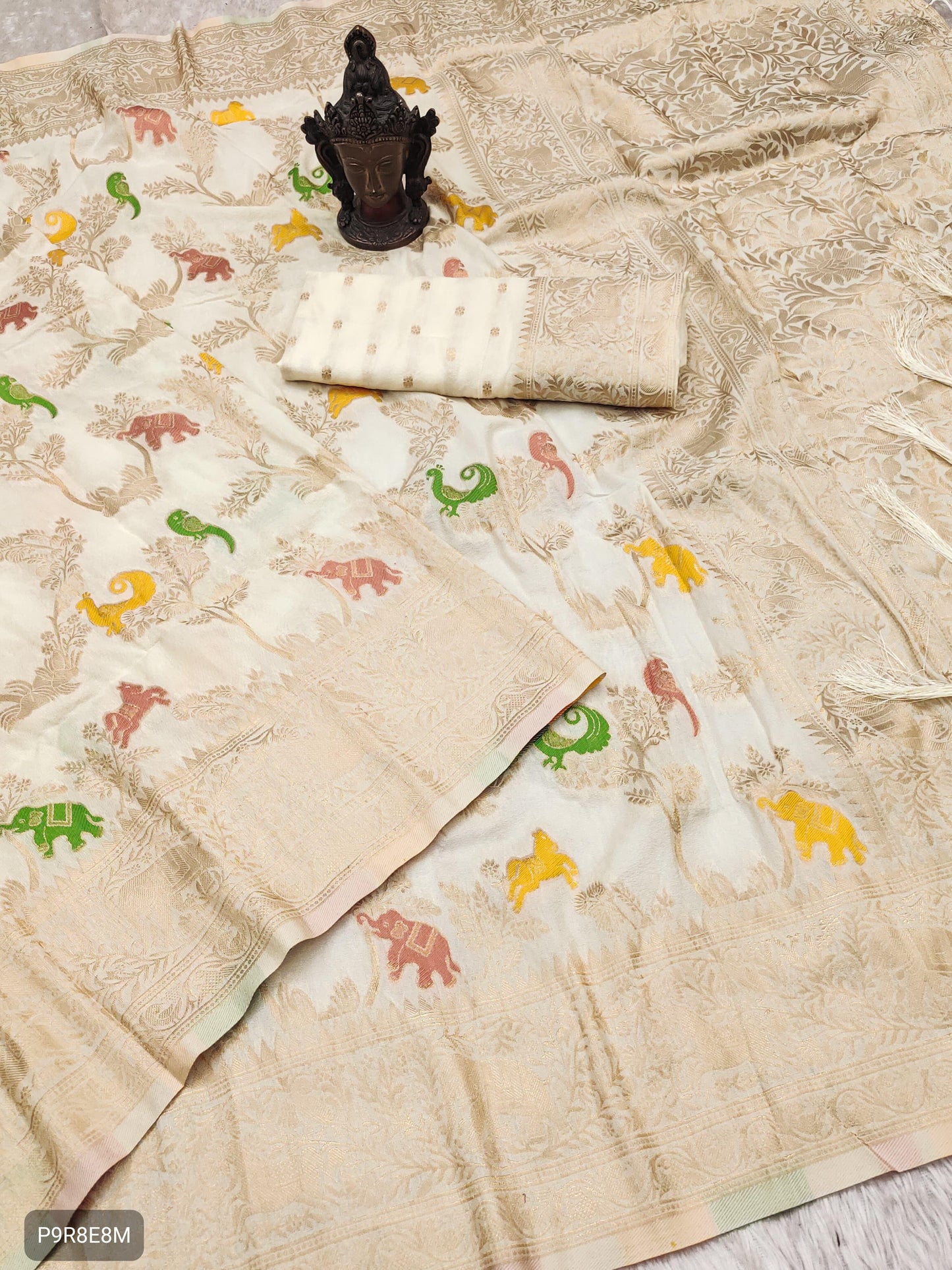 Georgette Silk Saree with Matching Weaving Blouse and Intricate Border