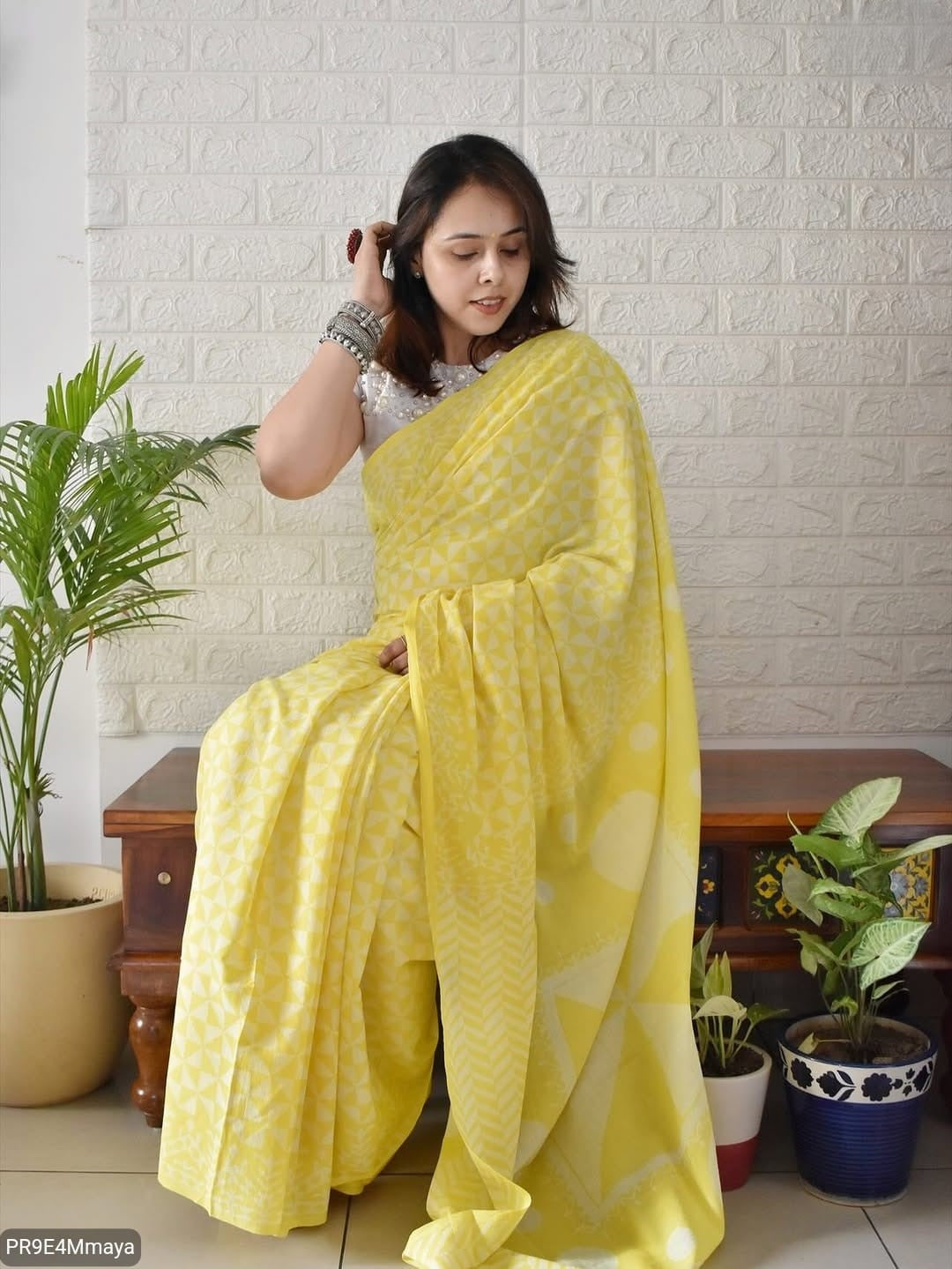 Linen Digital Print Saree with Running Printed Blouse – 6.30 M