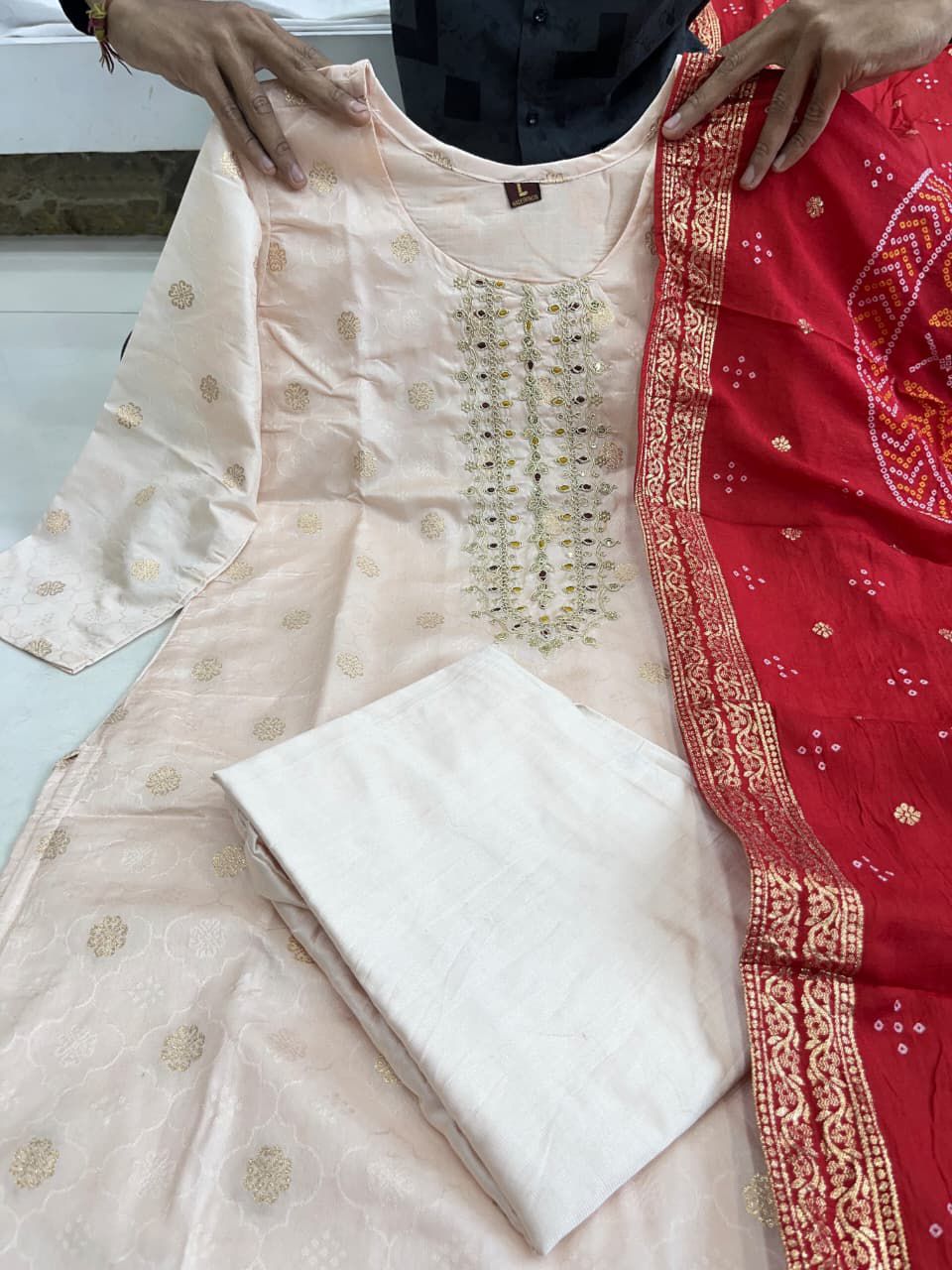 Silk Jacquard Weaving Kurti Pant Dupatta Set with Embroidered Neck