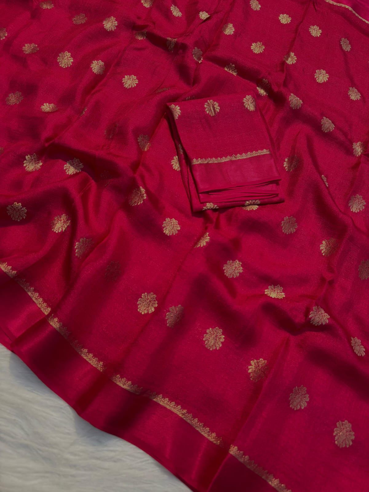 Viscose Silk Saree with Satin Border & Jacquard Leaf Design