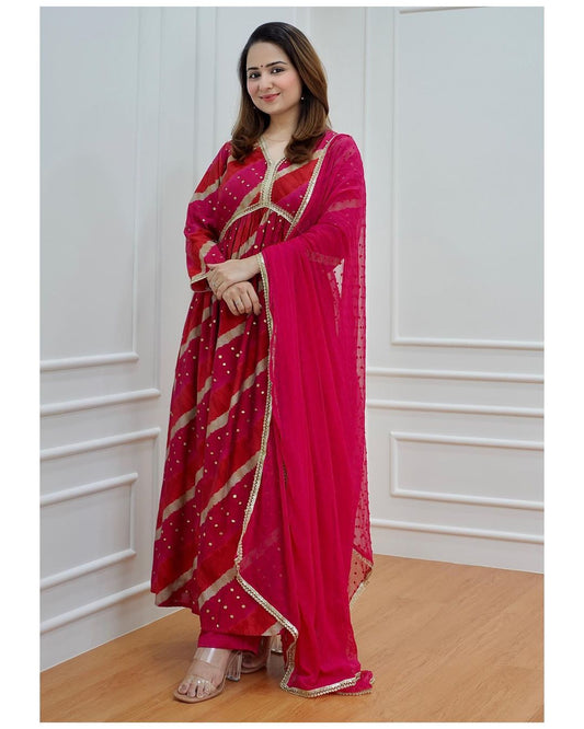 Nayra Cut Pink Cotton Kurti Pant Dupatta Set with Embroidery and Lace –  Sukriti Store