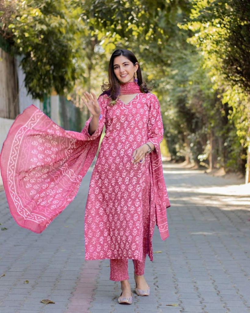 Label Shaurya Sanadhya - Pink short Kurti with Dupatta Pearl work on all  over Dupatta and Kurti sleeves COD Available Shipping over all India |  Facebook