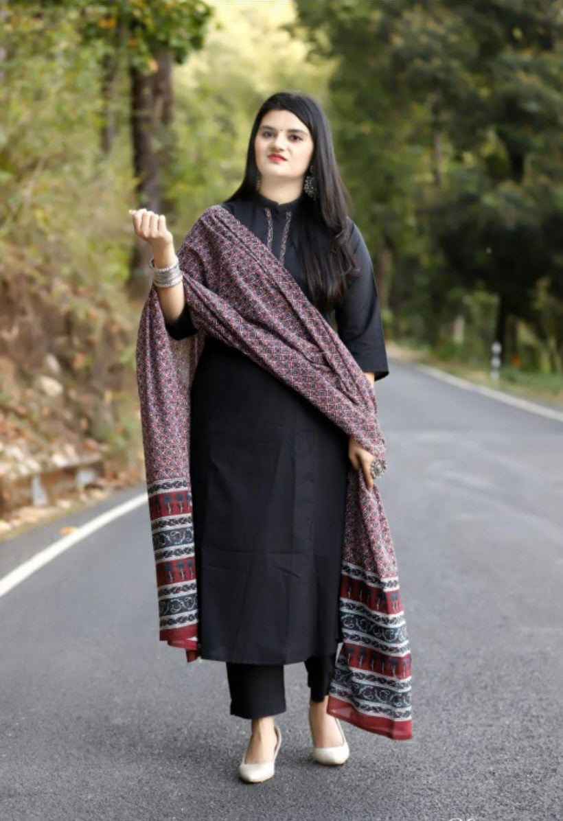 Hand-Embroidered Cotton Suit with Malmal Dupatta