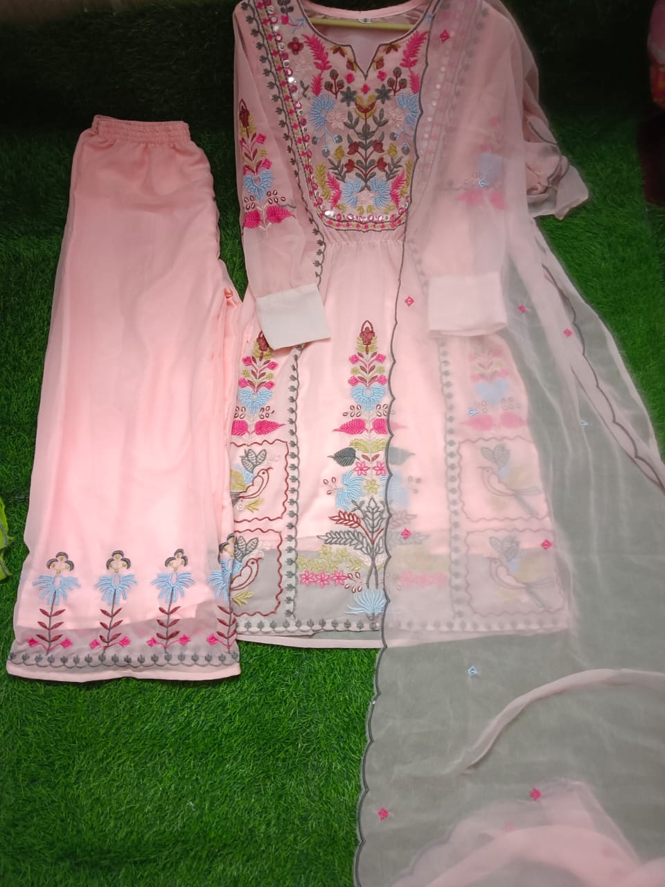 Thread work & Qureshia Work 3 PCS Suits !!Best Price  !!Contact-8178701759#trendyboutiquebynayla - YouTube