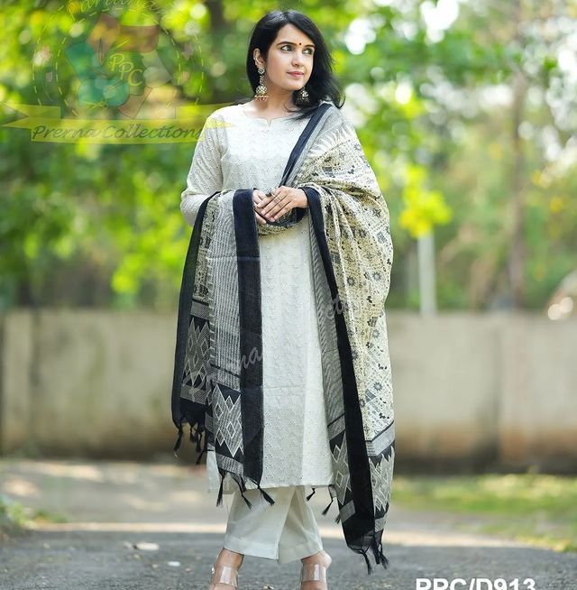 Cotton Chikankari Kurti Set with Khadi Silk Dupatta