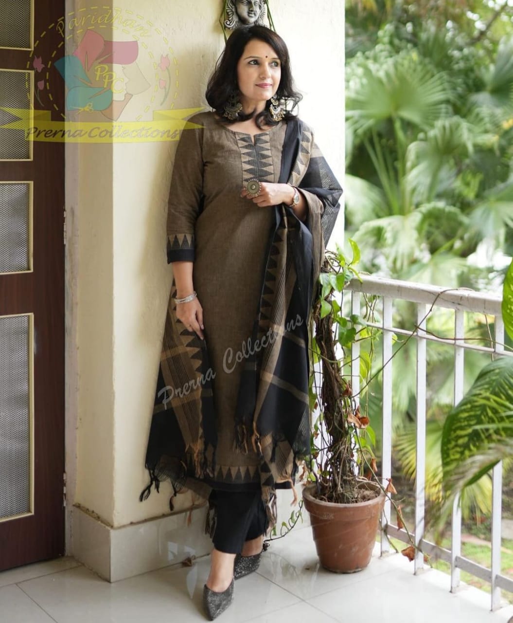 Recycle Old Sarees To Make Trendy New Kurtis! | Kurta neck design, Kurti  designs party wear, Simple kurta designs