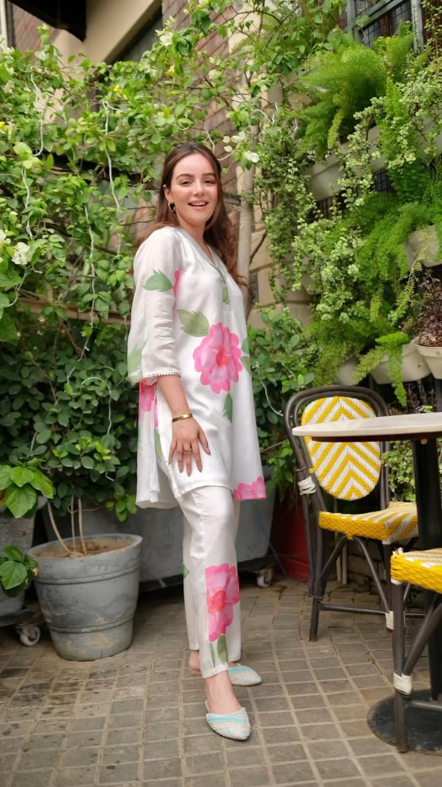 Floral Maslin Digital Print Kurta Pant Set with Lace Work