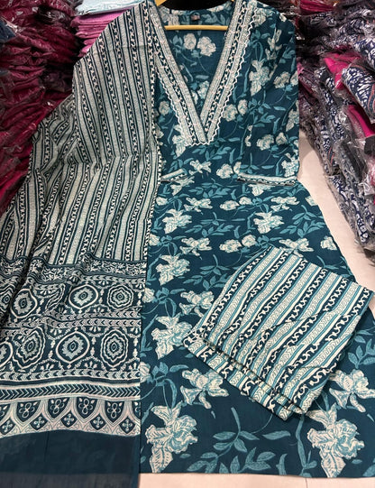 Cotton Kurta Set with Moti & Lace Embellishments