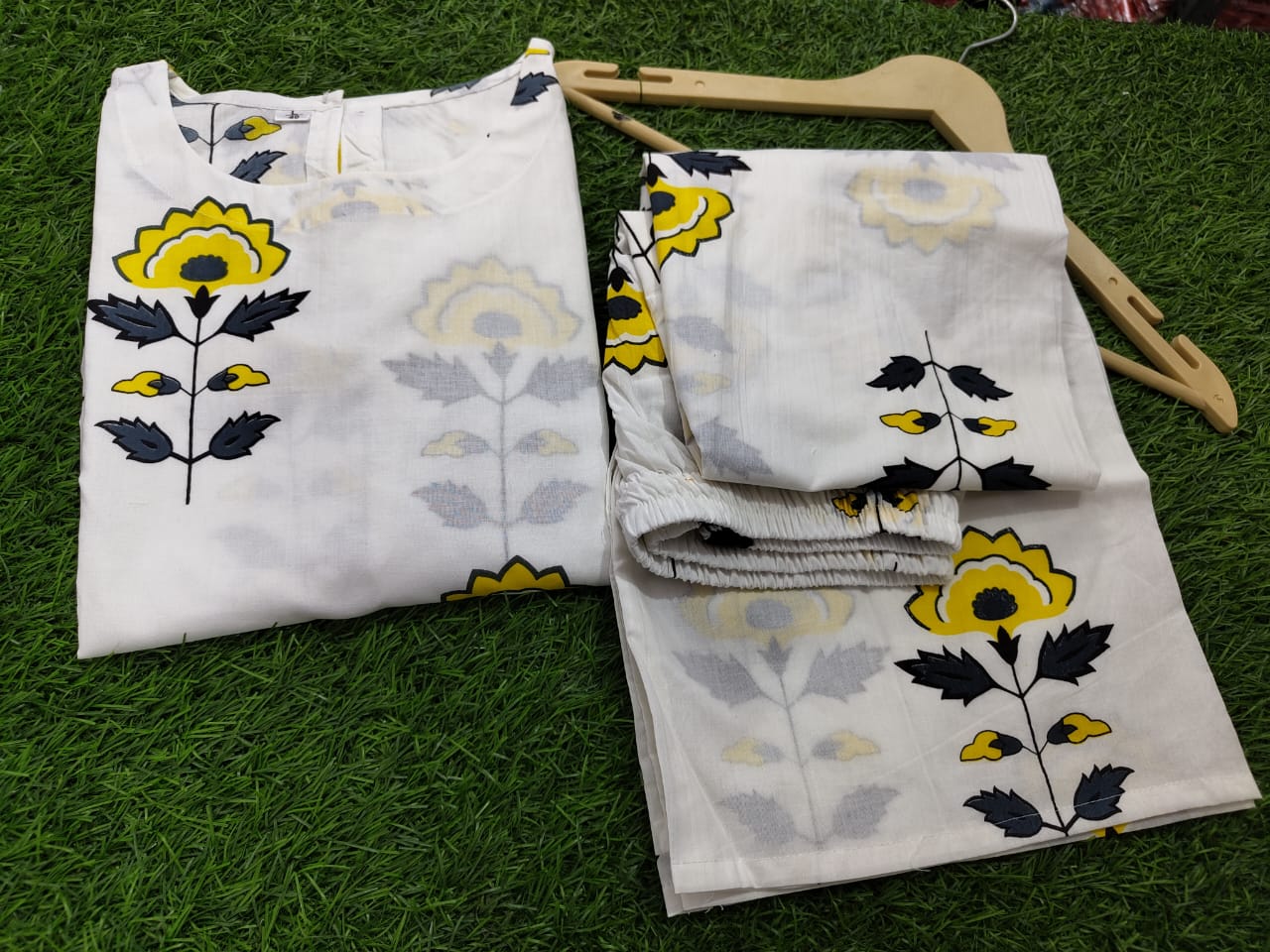 Taj Cotton Kurti Set with Pockets & Inner Sleeves