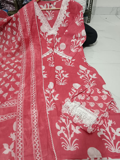 Pink Cotton Kurta Set with Lace Work