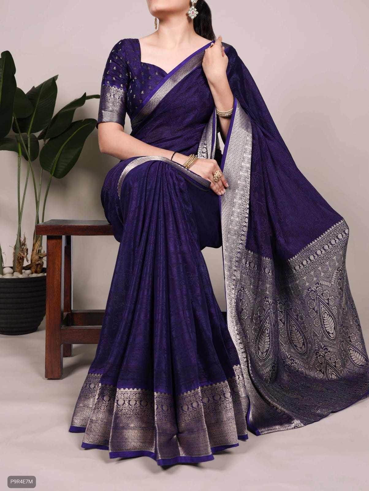 Chinon Saree with Self Print & Zari Weaving Blouse Set