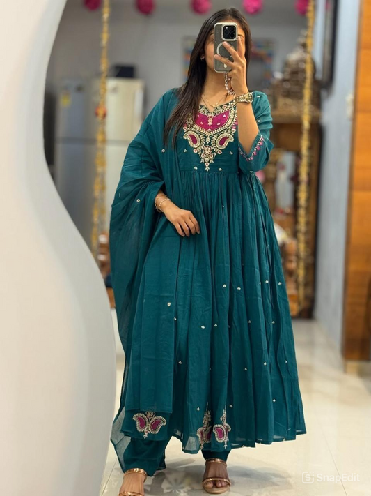 Cotton 60x60 Thread & Pintex Work Kurti Pant Dupatta Set