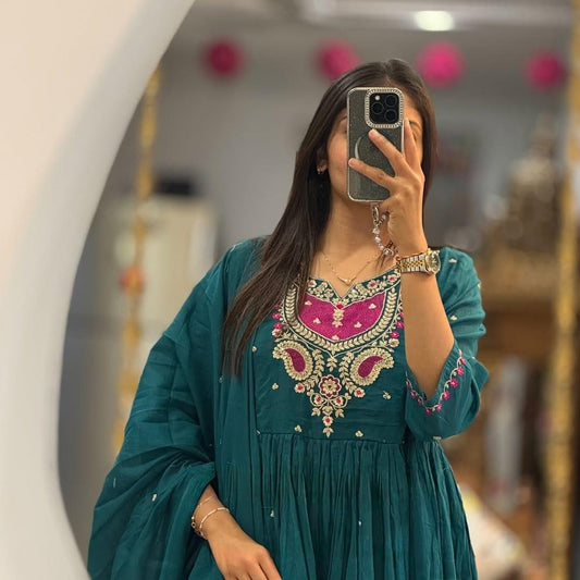 Cotton 60x60 Thread & Pintex Work Kurti Pant Dupatta Set