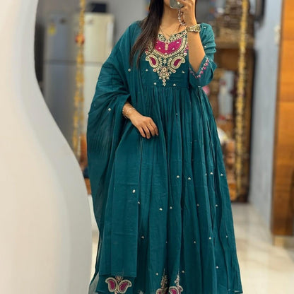 Cotton 60x60 Thread & Pintex Work Kurti Pant Dupatta Set