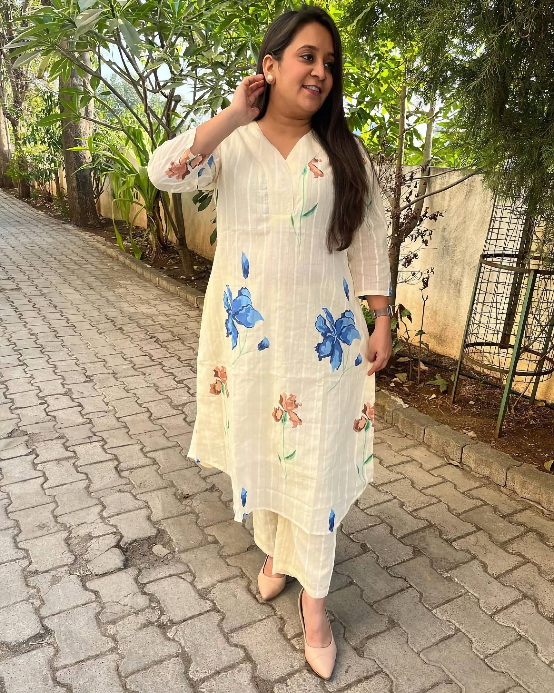 Cotton Chikan Kurti with Brush Printed Design and Matching Pant Sukriti Store Cotton Chikan Kurti with Brush Printed Design and Matching Pant Sukriti Store