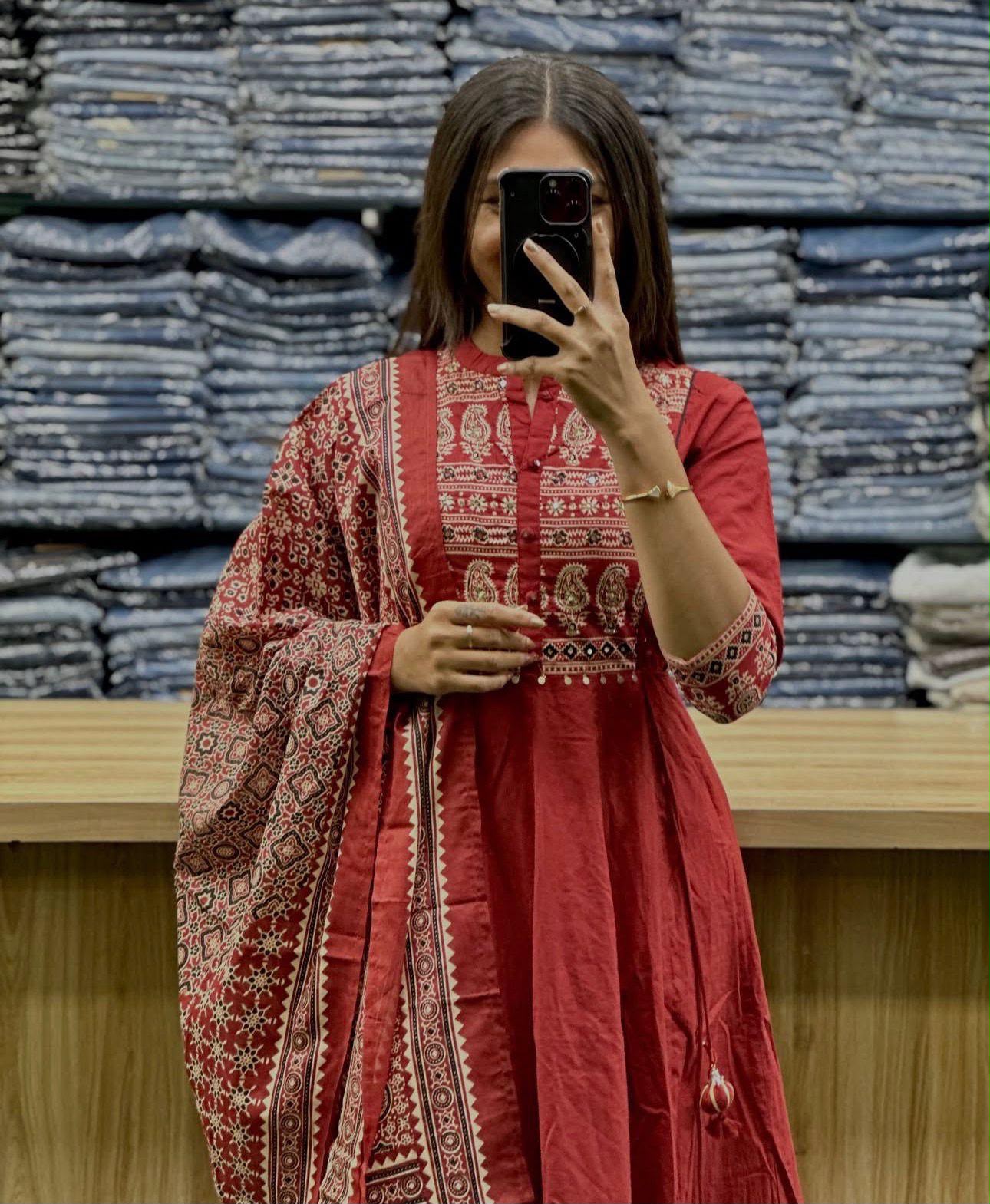 Cotton Flairy Kurti Pant Set with Printed Malmal Dupatta & Patch Work on Yoke