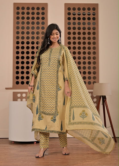 Cotton Floral & Butti Printed Suit Set with Border Work