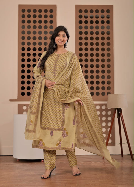 Cotton Floral & Butti Printed Suit Set with Border Work