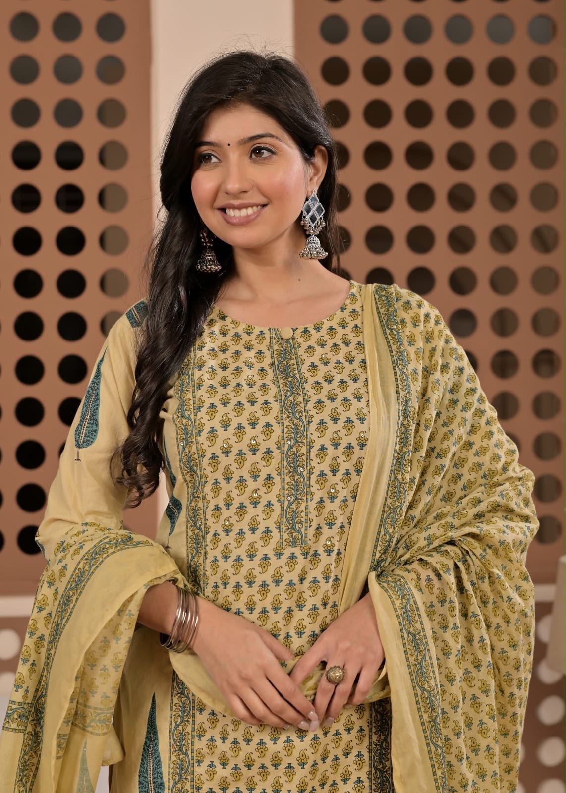 Cotton Floral & Butti Printed Suit Set with Border Work