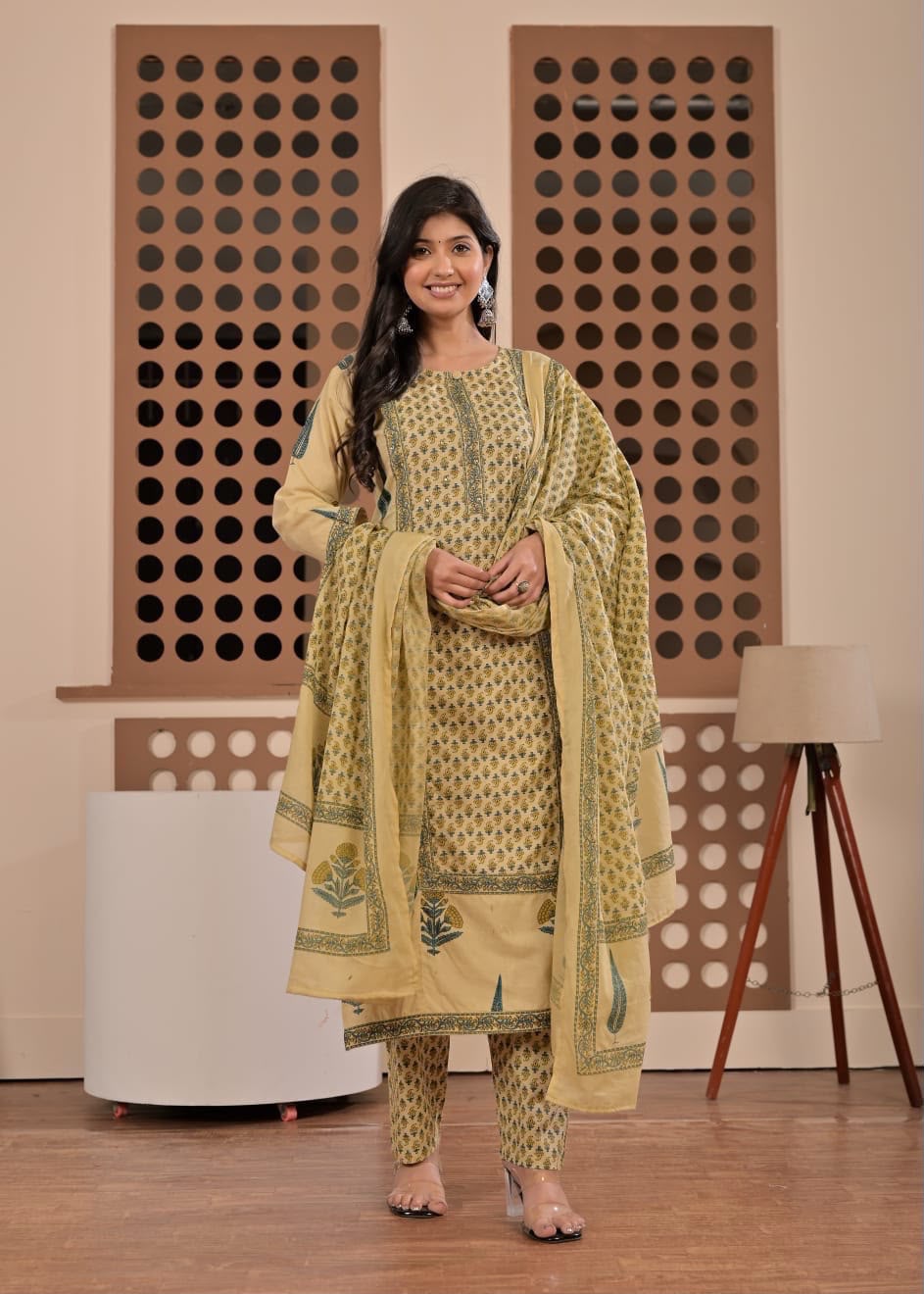 Cotton Floral & Butti Printed Suit Set with Border Work