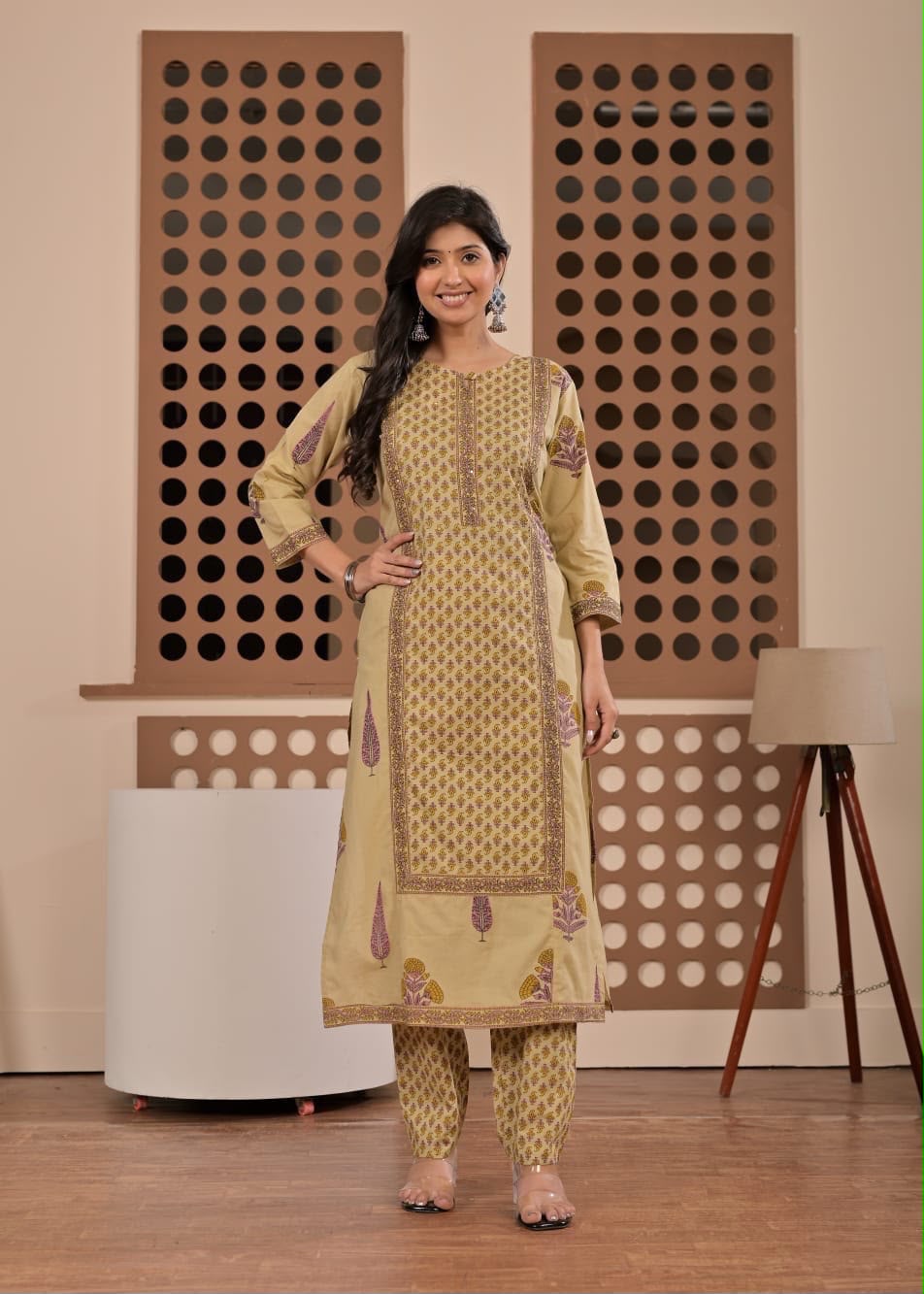 Cotton Floral & Butti Printed Suit Set with Border Work