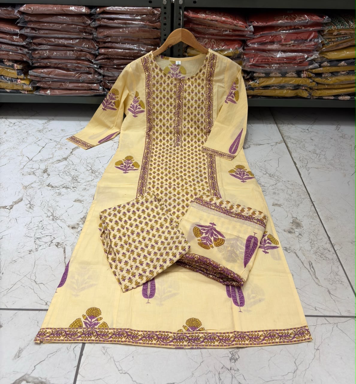 Cotton Floral & Butti Printed Suit Set with Border Work