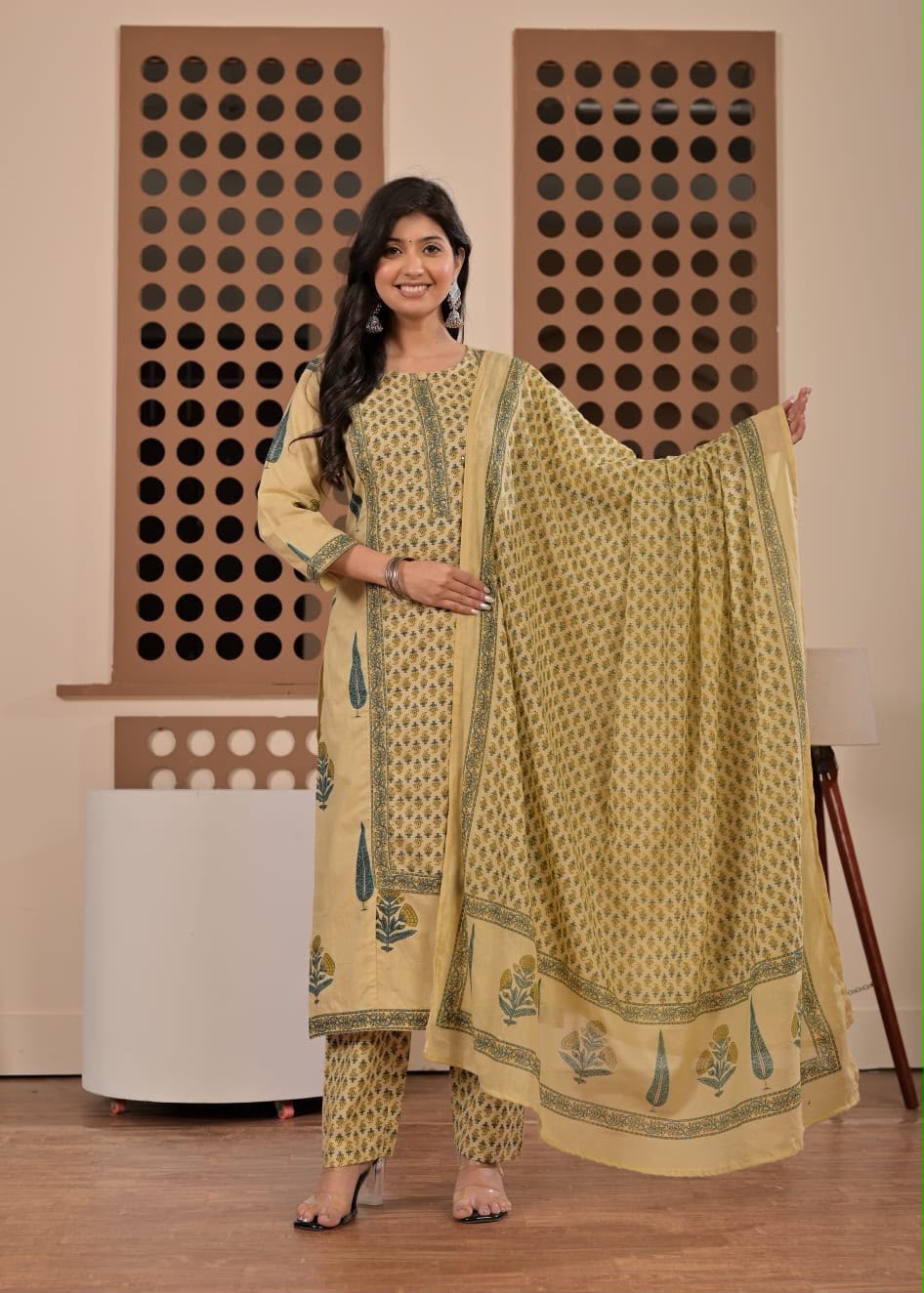 Cotton Floral & Butti Printed Suit Set with Border Work