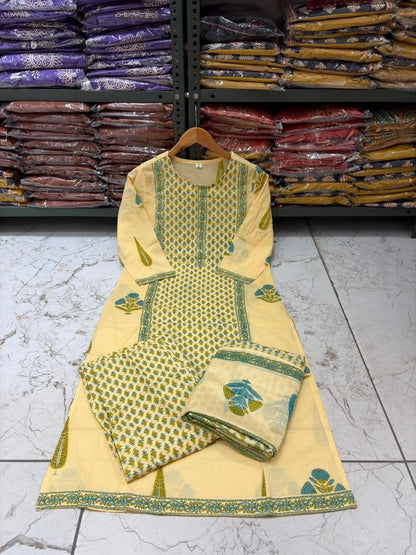 Cotton Floral & Butti Printed Suit Set with Border Work