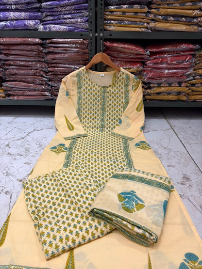 Cotton Floral & Butti Printed Suit Set with Border Work