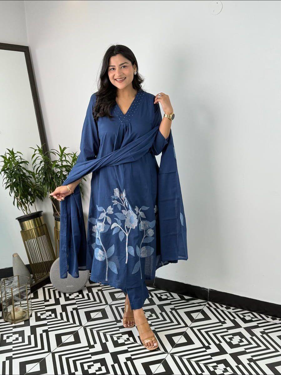 Cotton Kurti Pant Set with Mulmul Dupatta & Neckline Work