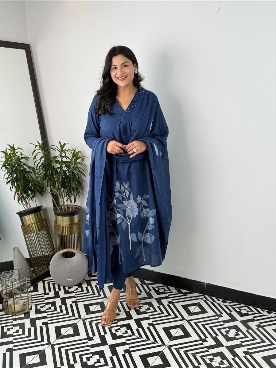 Cotton Kurti Pant Set with Mulmul Dupatta & Neckline Work