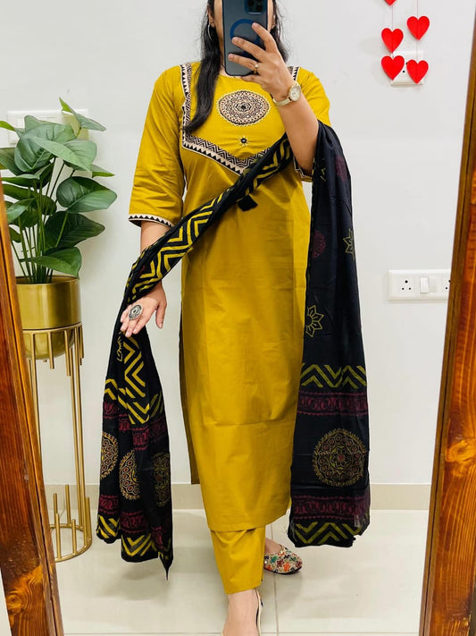 Cotton Kurti with Pant & Malmal Dupatta | Fully Stitched Set