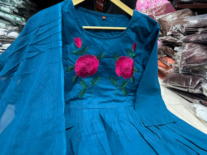 Cotton Natra Cut Kurta Pant Set with Malmal Dupatta & Embroidery
